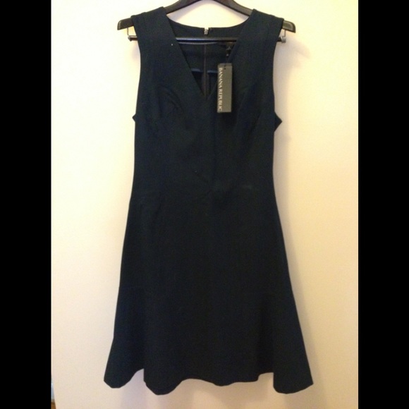 🌼dark green classic pretty dress🌼 - Picture 1 of 2